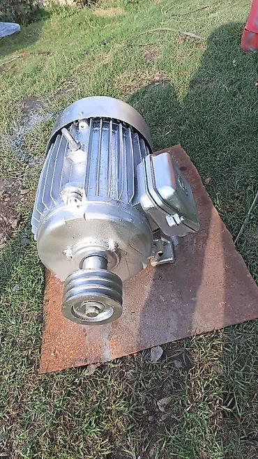 islenmis kompressor: Məhsul: Sənaye elektrik mühərrikləri (şkivli) 22.kv 3000 obarod 7.5 — 8