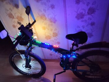 İdman velosipedləri: LED işıqlı dağ velosipedi – gecə sürüşləri üçün tam görünürlük və şou