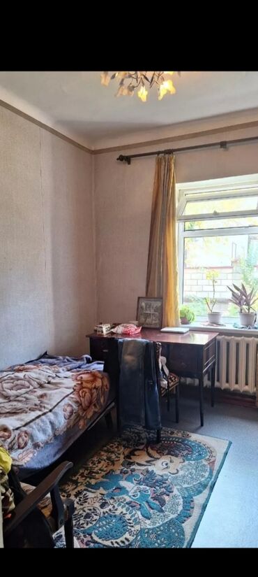 сдам частный дом без посредников рядом просп жибек жолу бишкек: 63 м², 4 комнаты, Парковка, Забор, огорожен