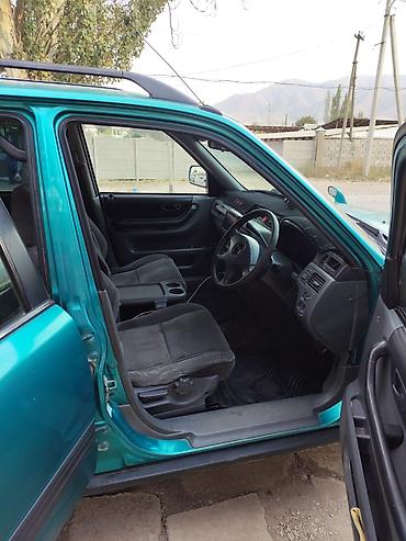 бетоный столб: Honda CR-V: 1996 г., Универсал — 4