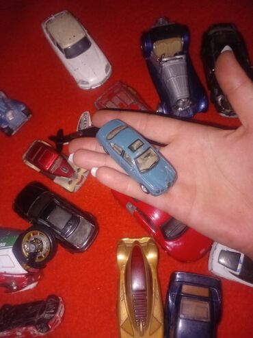 Figurice i makete: Autici ima raznih Dogovor na lalafo.rs — 2 Figurice i makete: Autici ima raznih Dogovor — 2