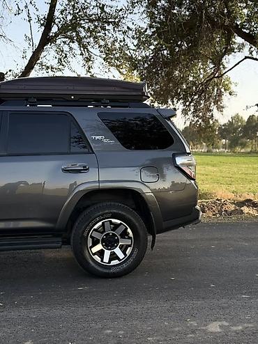 Toyota: Toyota 4Runner: 2020 г., 4 л, Автомат, Бензин, Внедорожник — 8