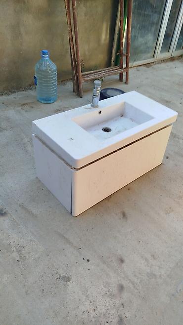 80 kub: Ağ rəngli hamam üçün asma tipli piyedestal-lavabo dəsti — 2