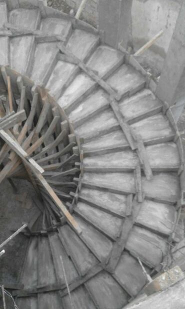 Xaricdə iş - Azərbaycan: Her olcude isdenilen beton pileken ve su hovuzlari yigiram.usda