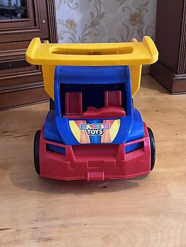 Oyuncaqlar: Uşaq üçün böyük plastik “dump truck” oyuncaq maşın. Hamisi seliqelidi — 5