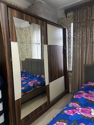 skaf paltar: Sürüşmə qapılı böyük qarderob - Material: ağac teksturalı laminat — 4
