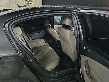 Volkswagen: Volkswagen Passat: 2 l | 2006 il Sedan — 8