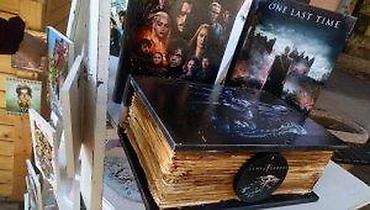 Kutije za odlaganje: GAME OF THRONES DRVENA KUTIJA-KNJIGA ZA NAKIT NOVO AKCIJA | Cene — 11