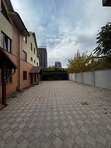 дворец: 1300 м², 6 комнат и более, Филармония — 2