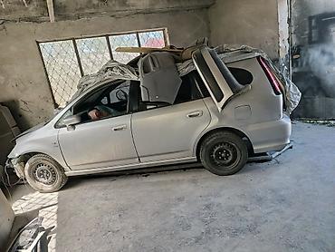 Honda: Honda Stream: 2004 г. — 1