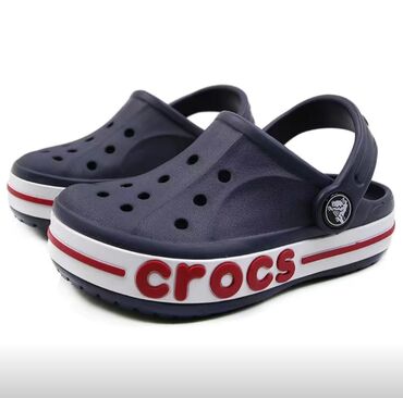 crocs детские: Продаю Crocs новые. Размер с9 Подойдёт на размер 26 (16 см стопы)