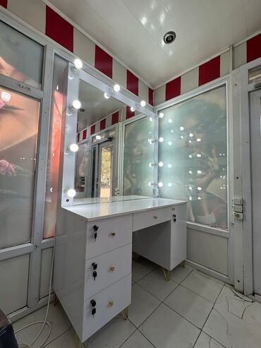 Çaydanlar: Salon ucun Guzgulu iwiqli termo 200 azn satilir‼️unvan neftciler