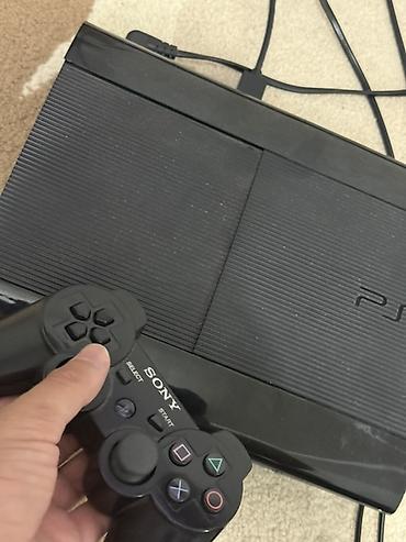 кастомная: PlayStation 3 с установленным кастомным меню XMB и предустановленными — 5