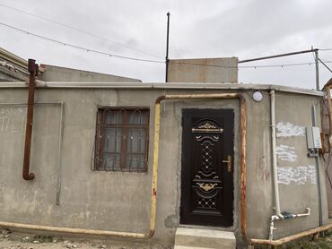 Bağ evlərinin satışı: Salam Pirşağıda 112 nömrəli Məktəbin yanında 2 otaqlı Mənzil satılır