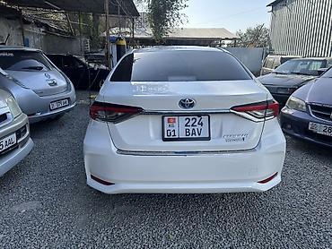 тойота аква гибрид: Toyota Corolla: 2021 г., 1.8 л, Гибрид, Седан — 6