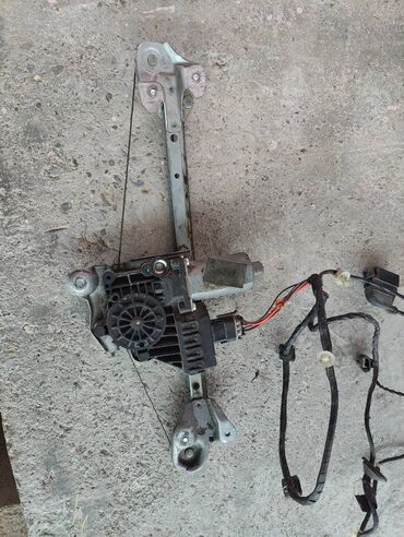 avto servis: Opel Astra H arxa sağ qapı şüşə qaldıranı