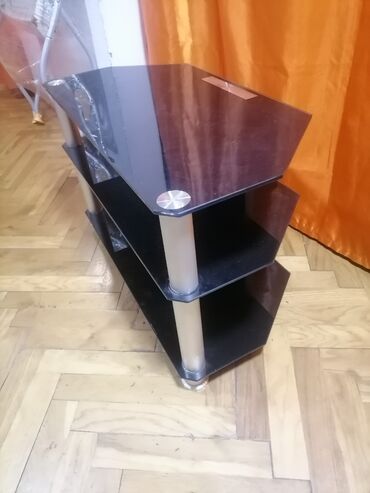 Komode: Sto stakleni ispravan dobar za TV. Kao nov je. Oko 80 /40 /50 — 4