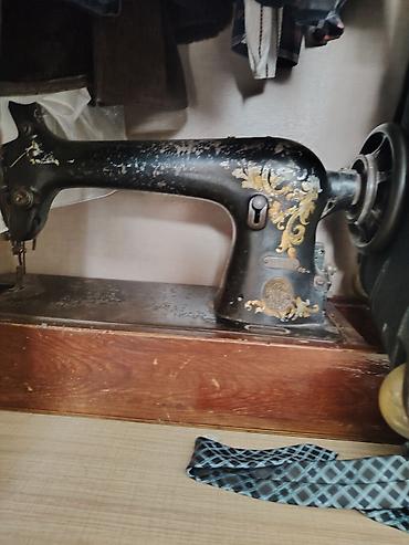 İncəsənət və kolleksiyalar: Antik tikiş maşını – mexaniki, qol çarxlı model 1901 ci buraxılışldır — 2