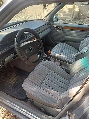 Продажа авто: Mercedes-Benz E-Class: 1990 г., 2.3 л, Механика, Бензин, Универсал — 5