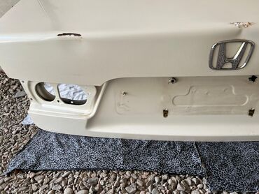 хонда спасио: Крышка багажника Honda 2004 г., Б/у, цвет - Белый,Оригинал