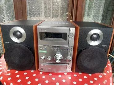 Zvučnici i stereo sistemi: 1. Sony CMT-CPZ2 Micro HiFi System 80€ 2. **Sony CMT-EH10 Micro Hi-Fi — 1