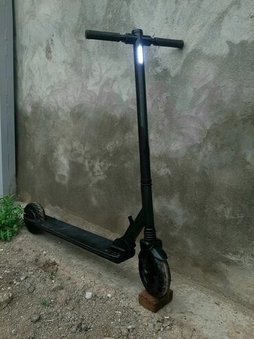 az dili 7: İşlənmiş Elektrik samokat 7", 501 - 750 Vt, 16 - 25 km/s, Ünvandan götürmə