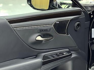 Lexus: Lexus ES: 2018 г., 2.5 л, Вариатор, Гибрид, Седан — 18