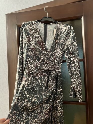 Ziyafət donları: Ziyafət donu, Midi, Zara, M (EU 38)