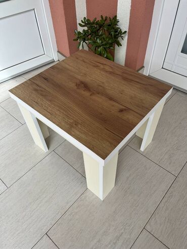 Stolovi: Klub stolovi- različitih dezena Odmah dostupni stočići! Napravljen od — 4