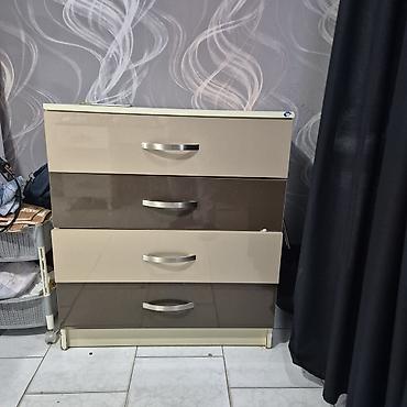 kreditle mebeller: 4 çekmecəli komod - Material: parlaq MDF/Laminate ön panellər, möhkəm — 1