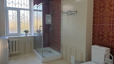 Долгосрочная аренда домов: 300 м², 6 комнат — 16