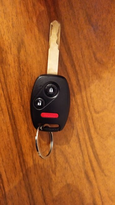 балоновый ключ: Продаю чип ключ, Хонда СРВ 2009 года. Новые, не пользовались. Цена