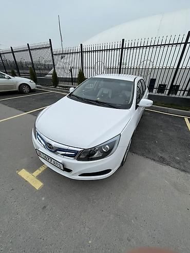 BYD: BYD E5: 2019 г., Седан — 2