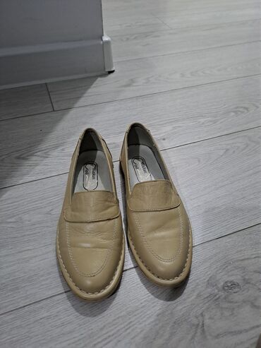 Ботинки и ботильоны: Две пары женских ботинок/ботильонов. 1) Уютные зимние ботинки — 5