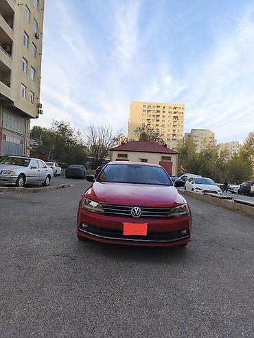 2015: Volkswagen Jetta: 1.8 l | 2015 il Sedan — 5