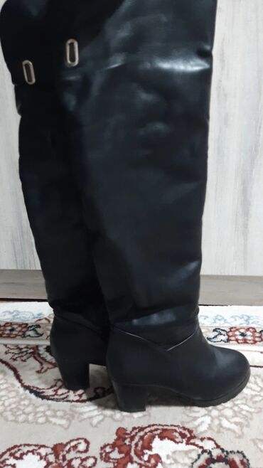 женские сапоги на каблуке: Сапоги, 38, цвет - Черный