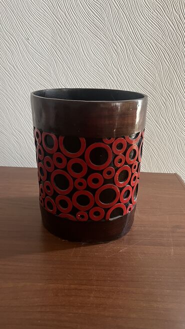 запчасти на ваз 2103: Керамическая ваза . Б/у . Идеальное состояние . Высота 24 см