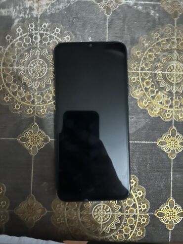 realme 5: Realme C21, rəng - Qara, Barmaq izi