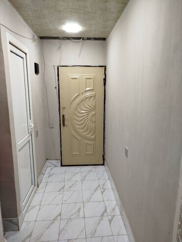 Uzunmüddətli kirayə mənzillər: 2 otaqdan 3 otaqa düzəlmə Evdə hər bir əşya var İsti su var istilik — 13