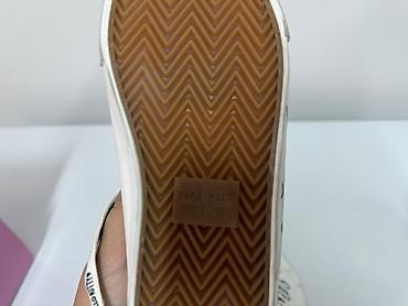 dunk low: Новый
Оригинал zara
30 размер
Из Турции — 3