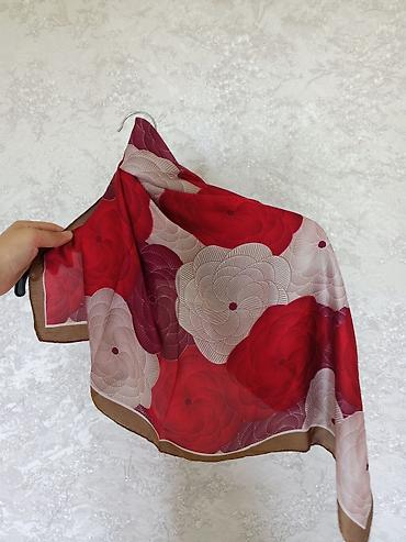 xari bulbul simvolu: Zərif naxışlı şarf 100%ipəkdir. Çindən hədiyyə gəlib - Material — 2