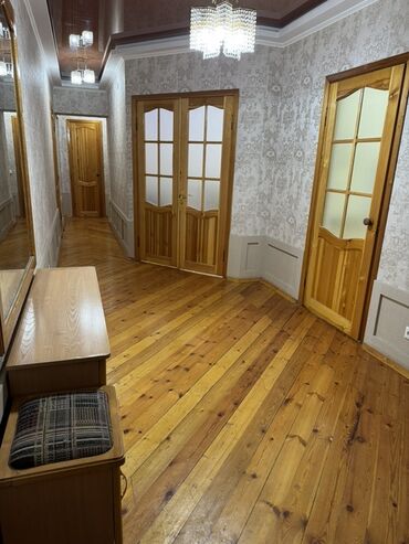 4 микрайон: Гарнитур для прихожей, Тумба, Дерево, цвет - Коричневый