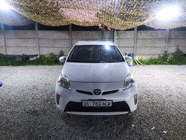 хетчбек: Toyota Prius: 2014 г., 1.8 л, Вариатор, Гибрид, Хетчбек