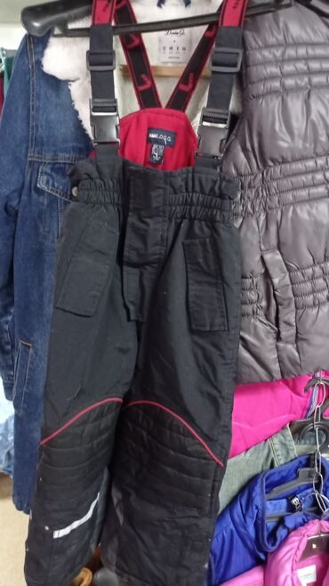 желет детский: Продаю комбинезон H&M рост104 черный,куртка+комбинезон+желет рост