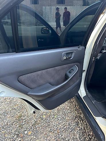 выхлопа: Honda Torneo: 2000 г., 1.8 л, Седан — 8