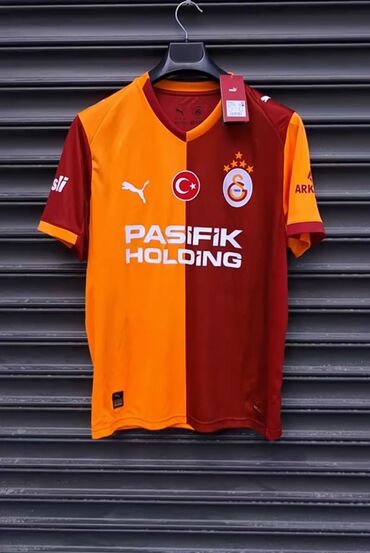 Maskalar, eynəklər: Məhsul: Futbol formaları (klub və yığma kolleksiyası) Təsvir: -