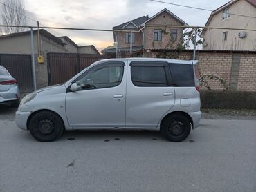 Toyota: Toyota Funcargo: 2002 г., Минивэн — 5