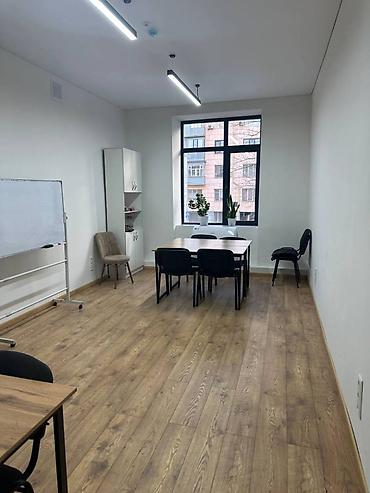аудитория: Кабинет Для тренингов В бизнес центре, 21 м², Промежуточный этаж, Долгосрочно, Почасово, С оборудованием — 6