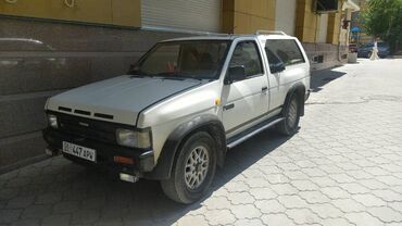 Nissan: Nissan Terrano: 1988 г., 2.4 л, Механика, Бензин, Внедорожник