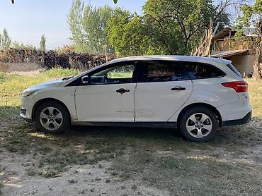Продажа авто: Ford Focus: 2015 г., 1.6 л, Механика, Бензин, Универсал — 3